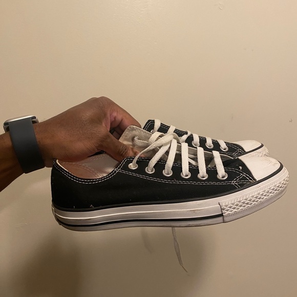 Converse Chuck Taylor Low-top Sneakers - Picture 1 of 11